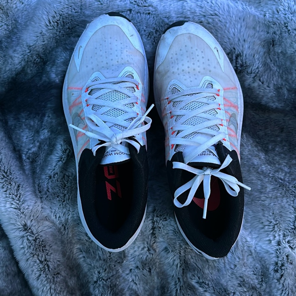 Running shoes size 8.5